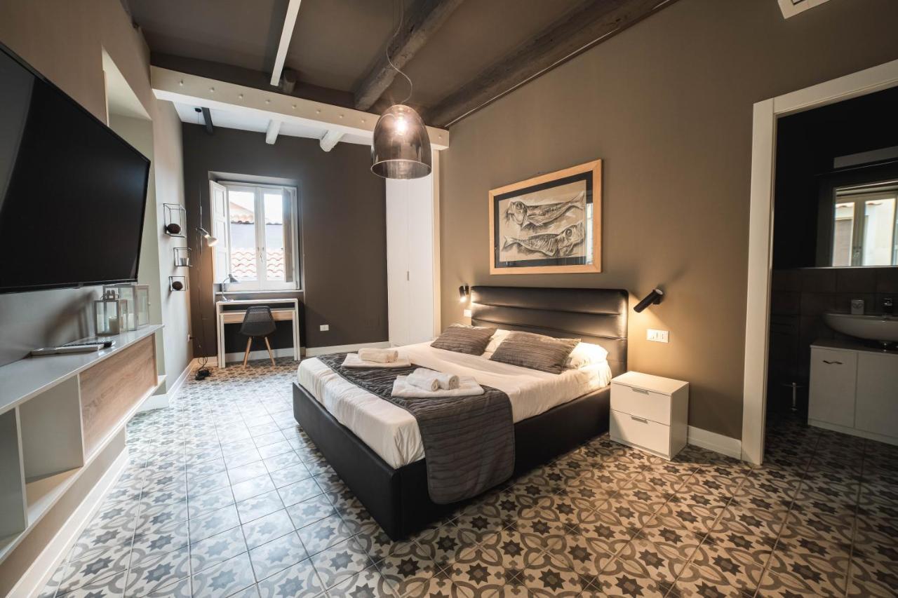 Palazzo Paladini - Luxury Suites In The Heart Of The Old Town Pizzo  Zewnętrze zdjęcie