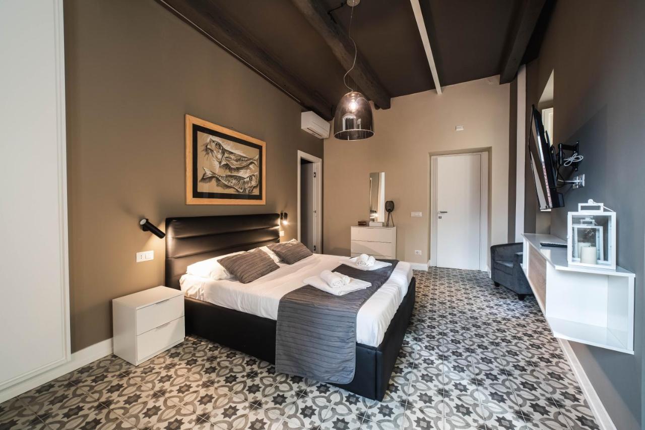 Palazzo Paladini - Luxury Suites In The Heart Of The Old Town Pizzo  Zewnętrze zdjęcie